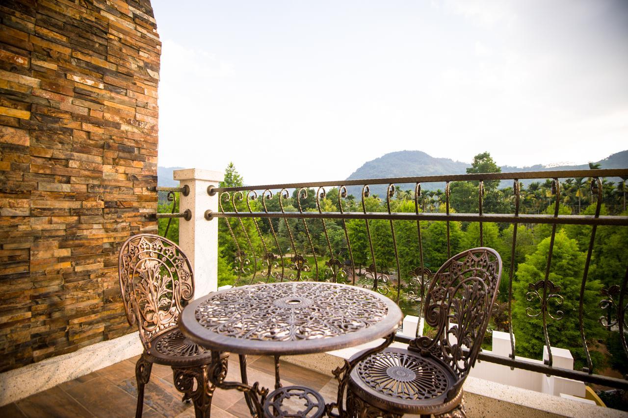 山閱聖堡羅莊園 Bed & Breakfast Yuchi Ngoại thất bức ảnh